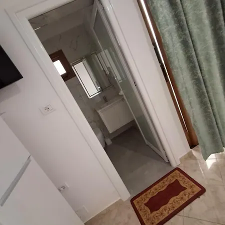 Dori Villa *
