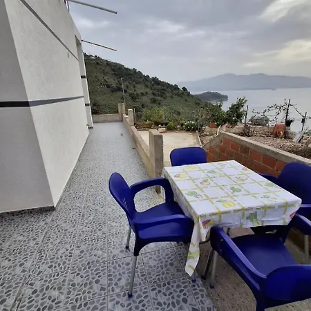 Dori Villa *