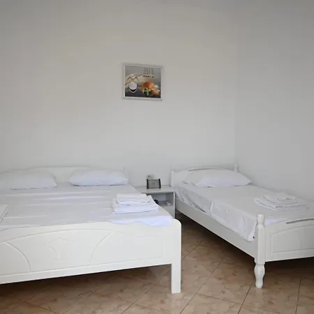 Dori Villa *