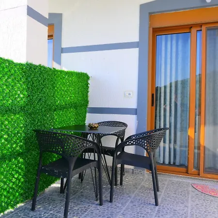 Dori Villa *